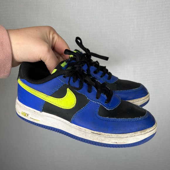kids size size nike air force